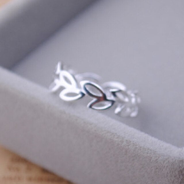 Adora Aura Love Hug Rings