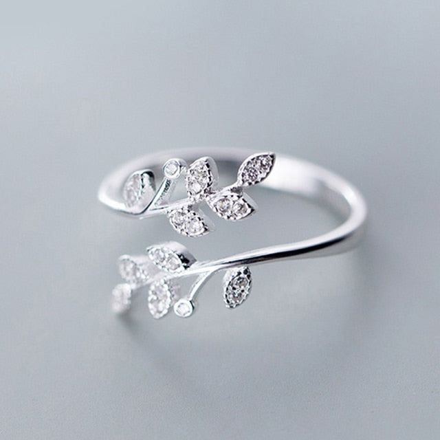 Adora Aura Love Hug Rings